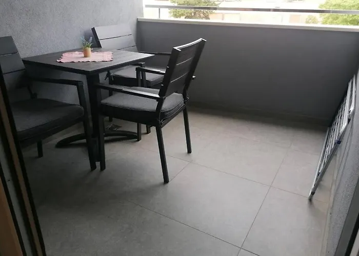 Flat Peraic Zadar